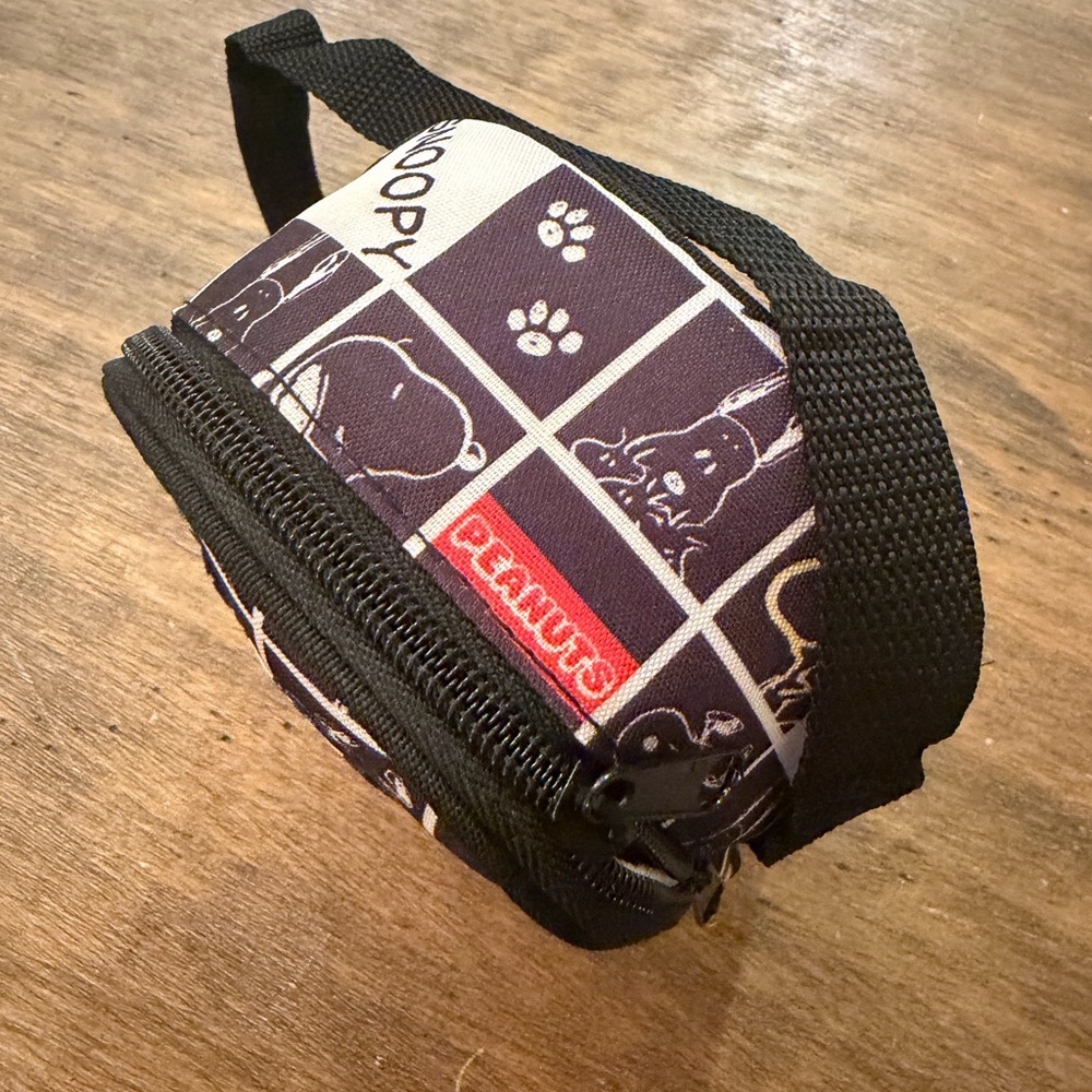 2015 Peanuts Snoopy mini backpack insulated pocket - image 6